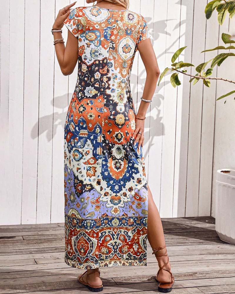 Van Elst Mode® | Kleurrijke casual jurk met print en splitten