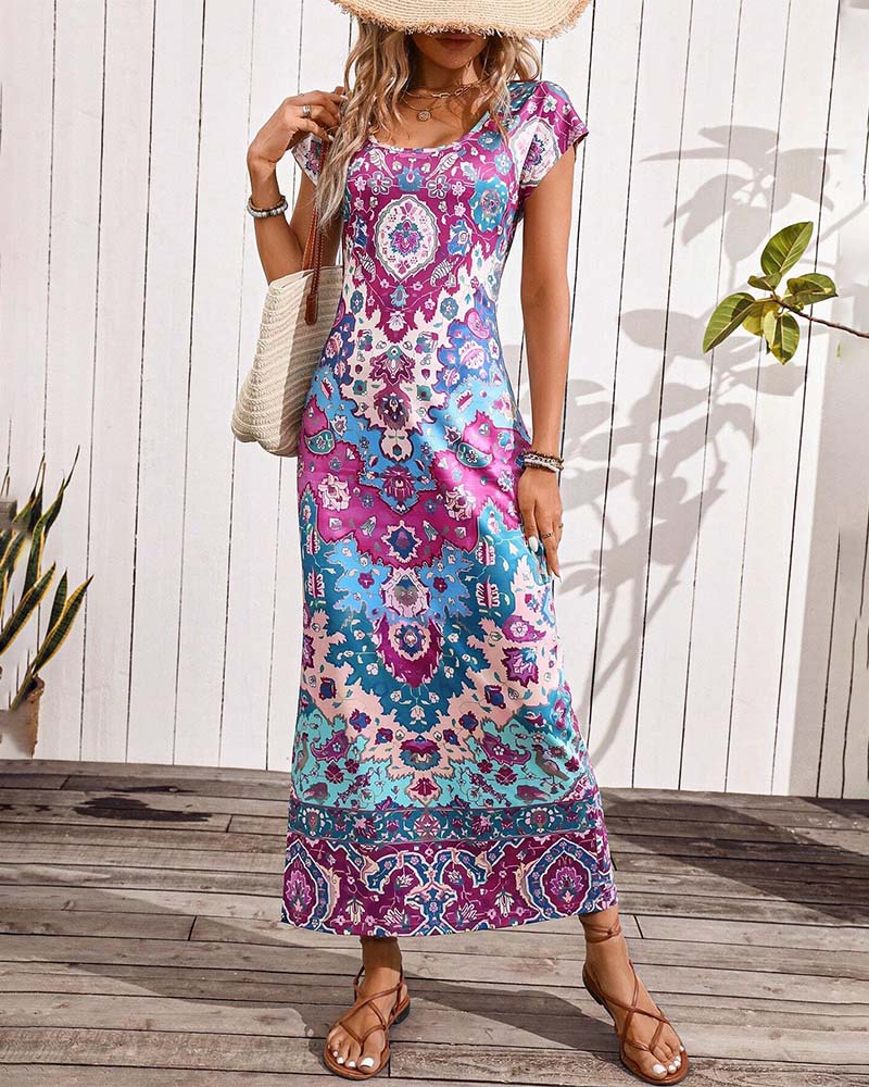 Van Elst Mode® | Kleurrijke casual jurk met print en splitten
