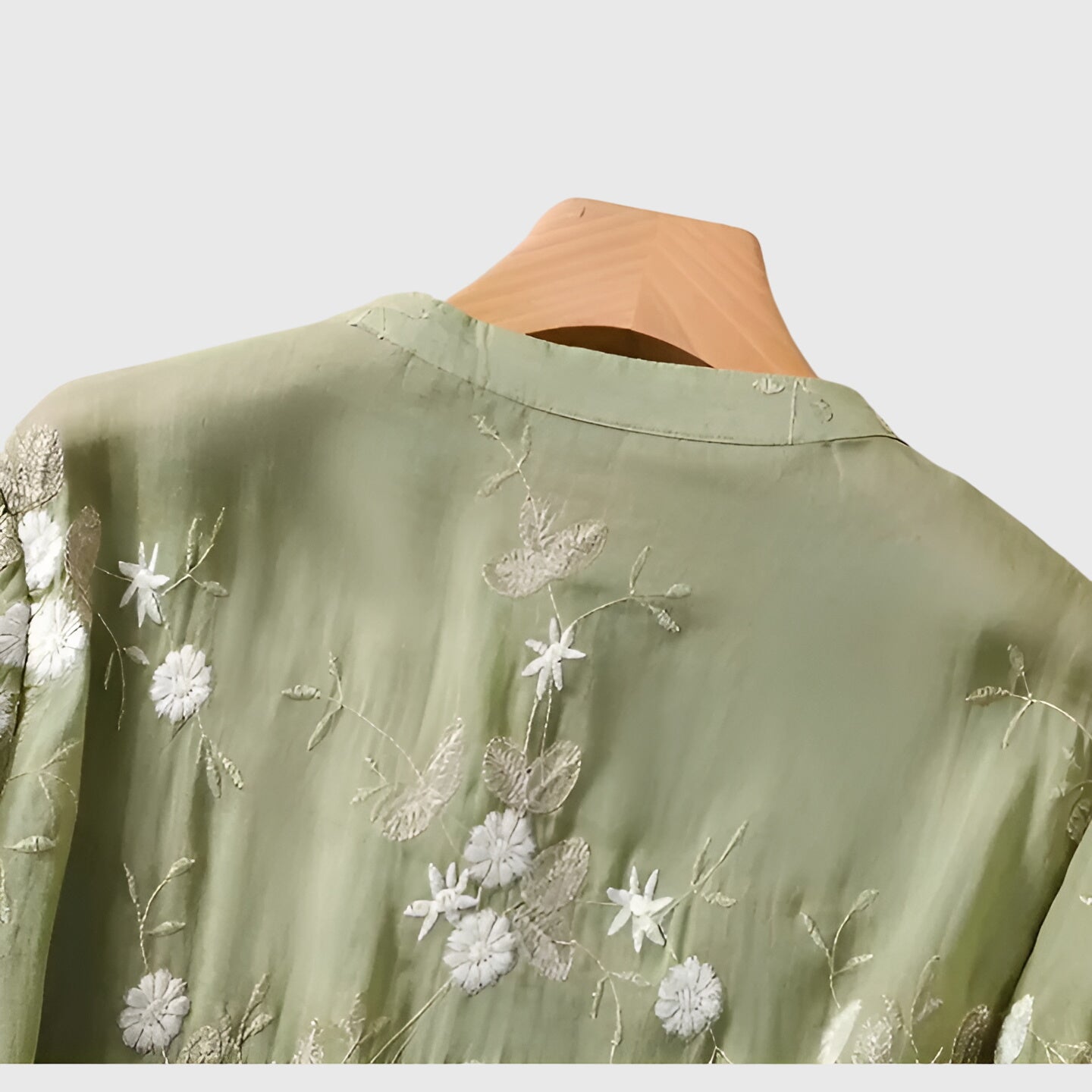 Van Elst Mode® | Nellie Elegante Top met Geborduurde Bloemen