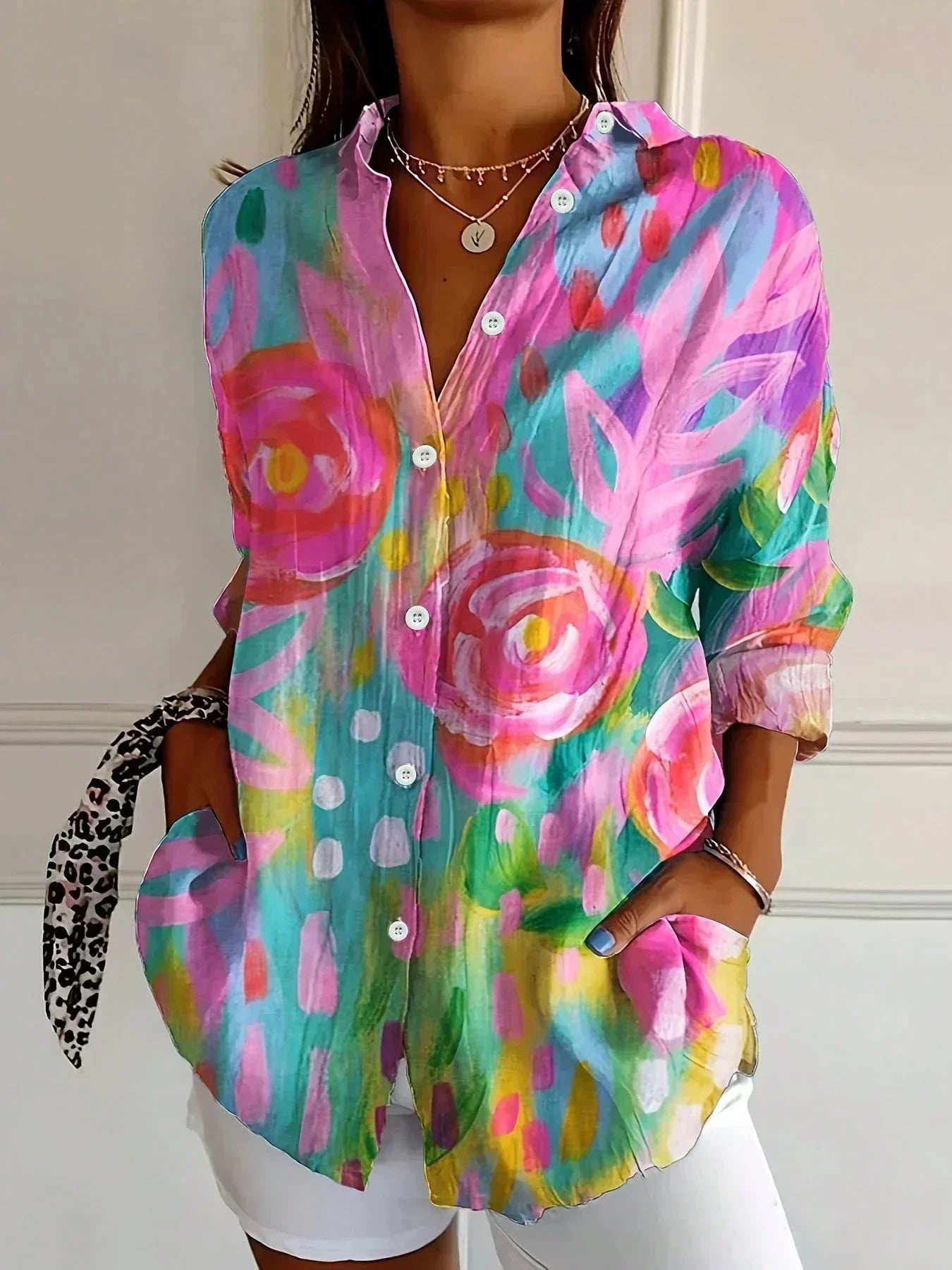 Van Elst Mode® | Kleurrijke blouse met speelse print