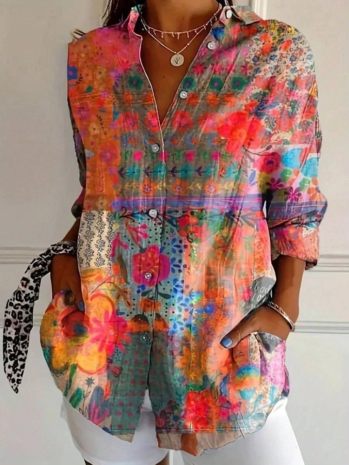 Van Elst Mode® | Kleurrijke blouse met speelse print